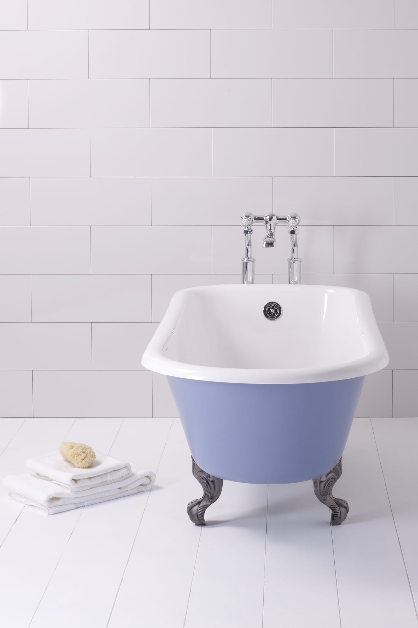 Solus roll top bath - FRONT